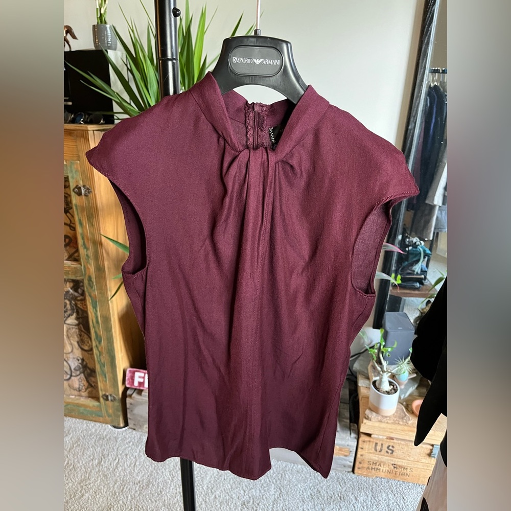 Max Studio beautiful burgundy top